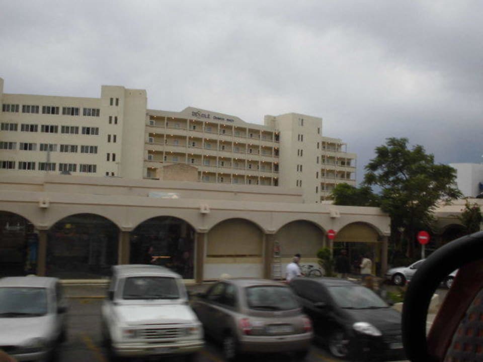 Die Rückseite des Hotels Olympos Beach Hotel