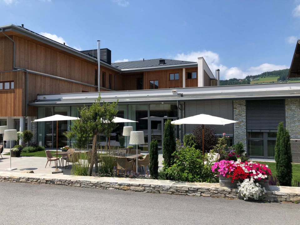 Außenansicht Dorfhotel Fasching