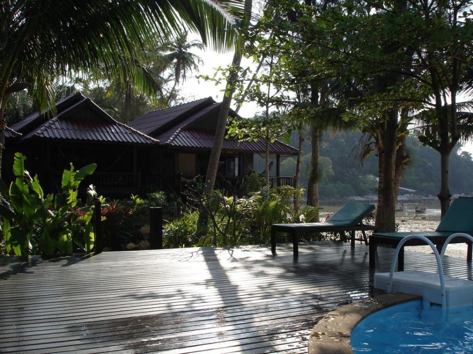 Bungalow Hotel Salad Hut