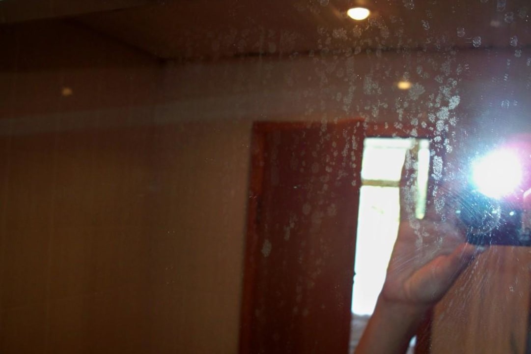 Spiegel im Bad Hotel Pliska