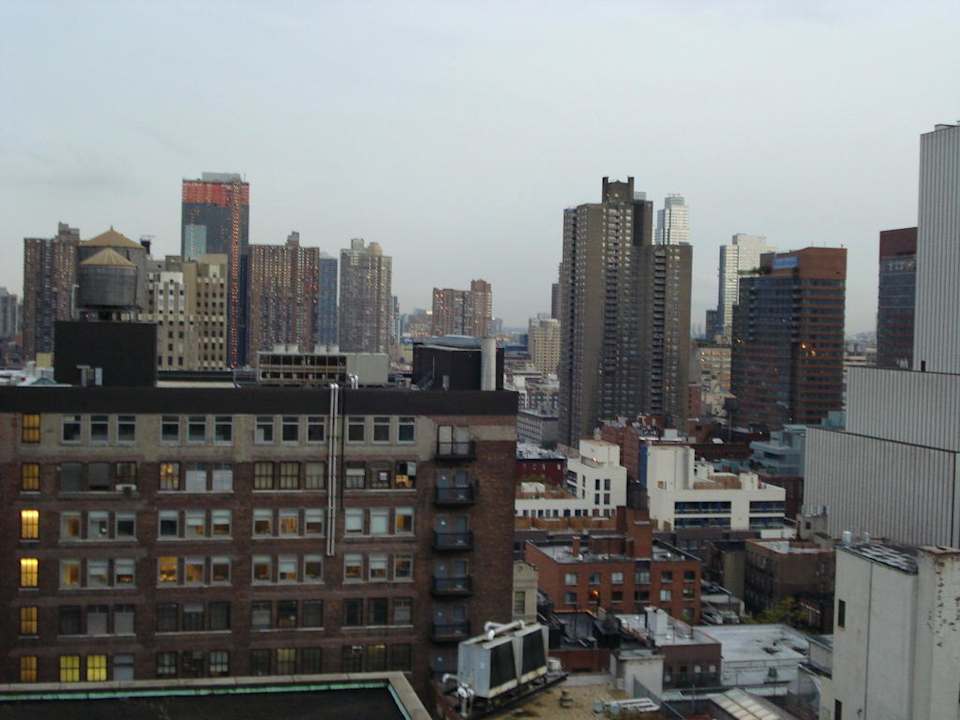 Vom Pool aus The Watson Hotel