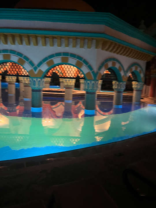 Pool Kamelya Aishen Club