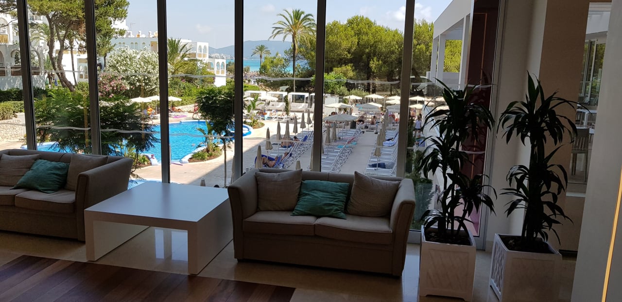 Lobby Hipotels Bahía Cala Millor
