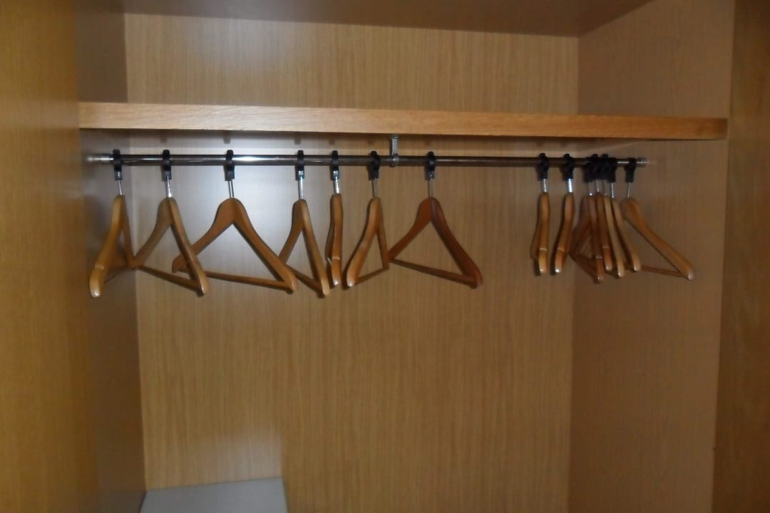 Jede menge Kleiderbügel die auch nicht runter fielen Grupotel Acapulco Playa - Adults Only