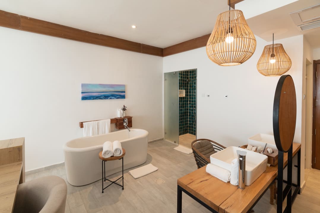 Zimmer Le Mersenne Zanzibar, Autograph Collection