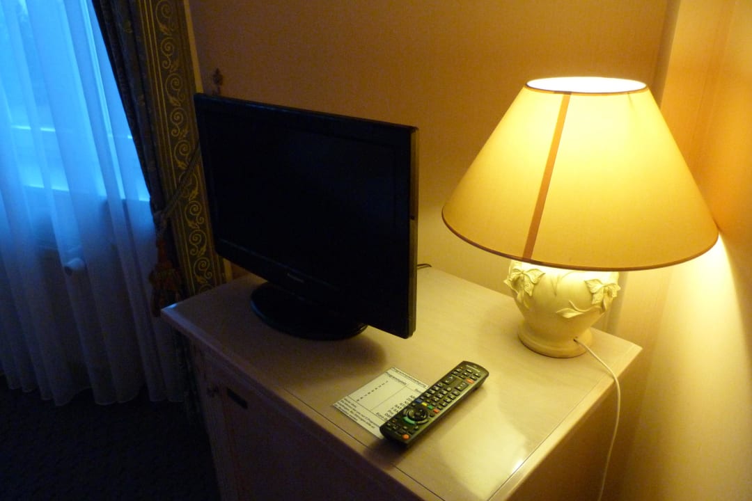 TV im Schlafzimmer Hotel Residenz Waldkrone Kühlungsborn