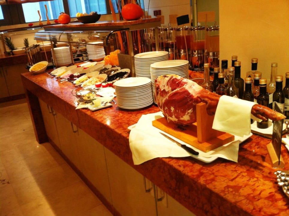Ein Teil des Frühstücksbuffets Hotel Dorint an der Messe Köln