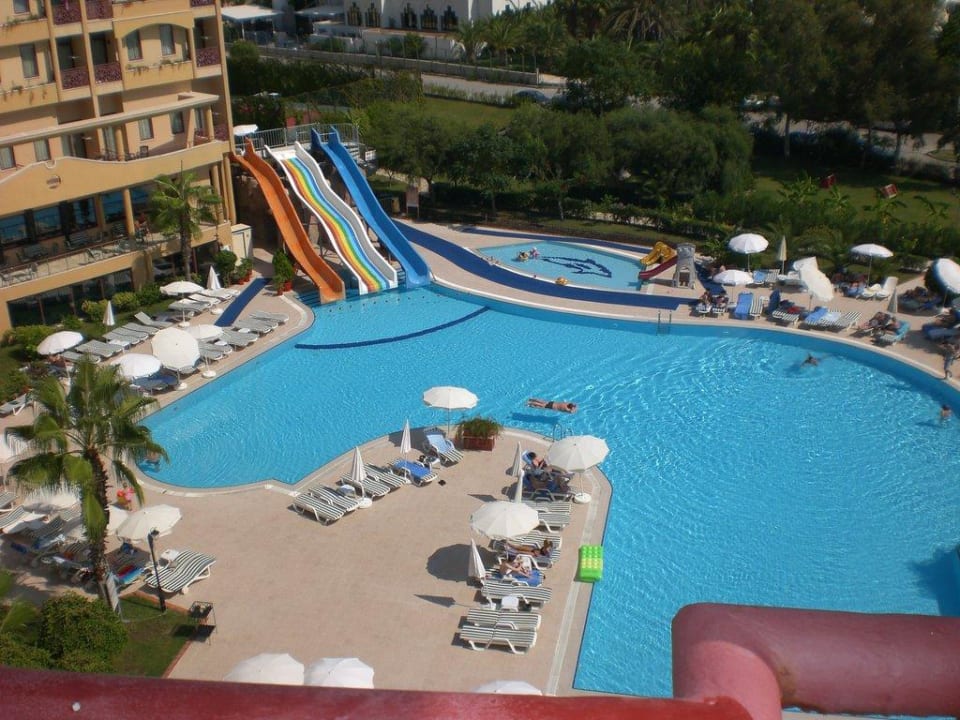 Blick vom Zimmer auf Pool Anlage Bella Resort & Spa