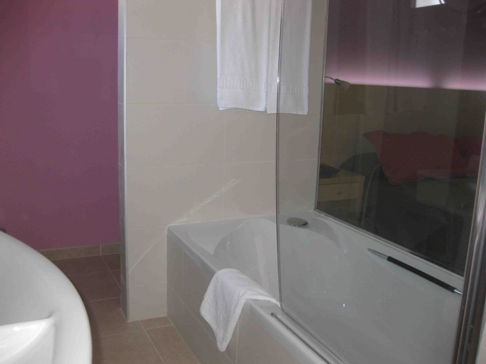 Große Badewanne in Suite R2 Romantic Fantasia Suites - Adults only