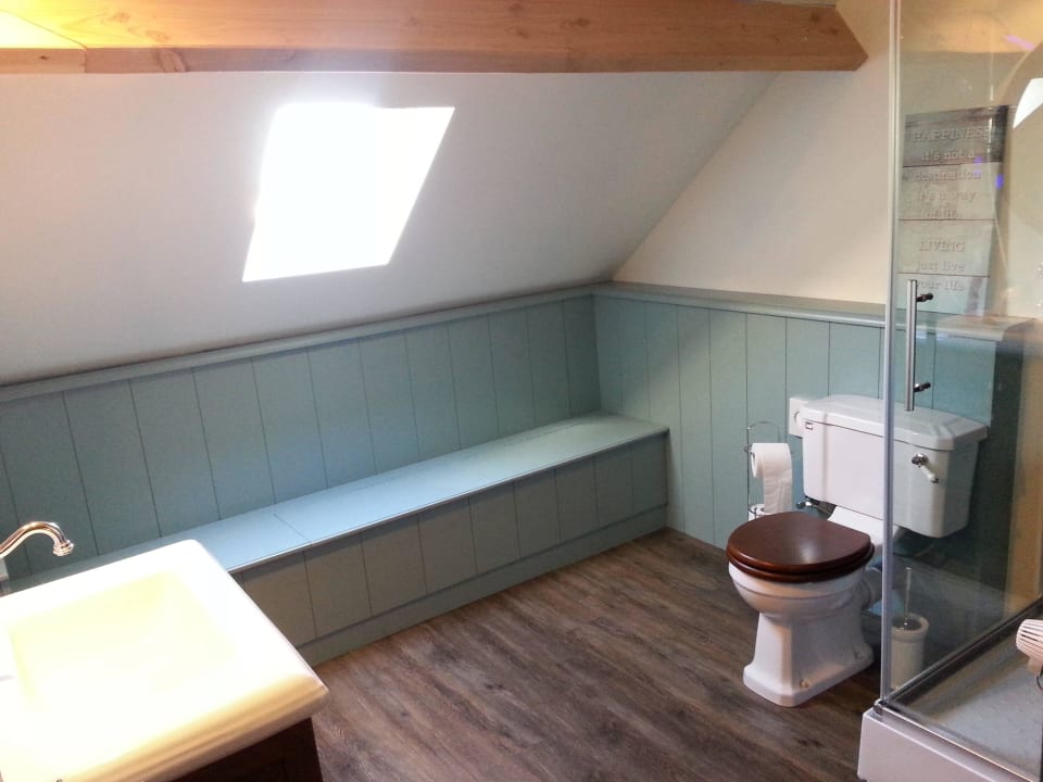 One of the three bathrooms Villa Vigor