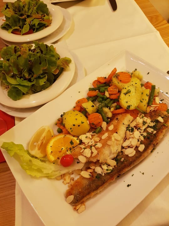 Menü Mit Fisch Als Hauptgang