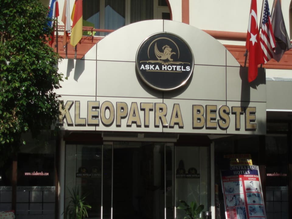 Eingang zum schönen Hotel Hotel Aslan City Kleopatra