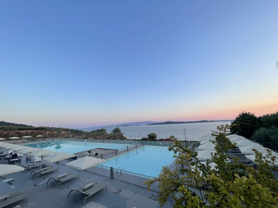 Pool Akrathos Beach Hotel