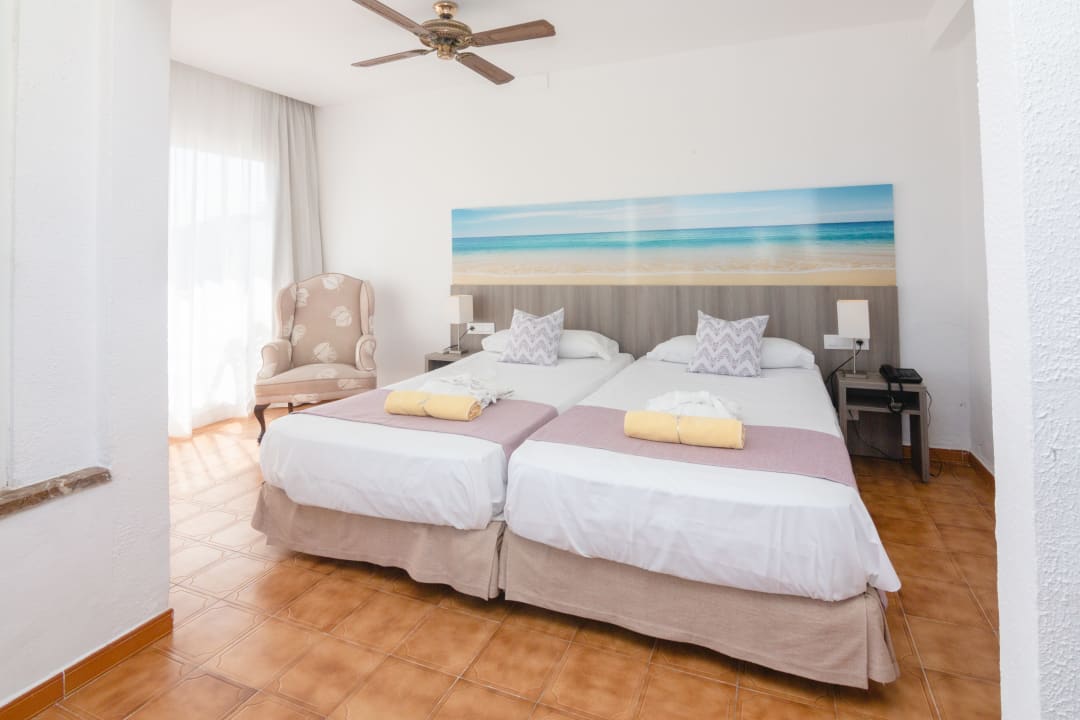 Zimmer Hotel Club S'Illot