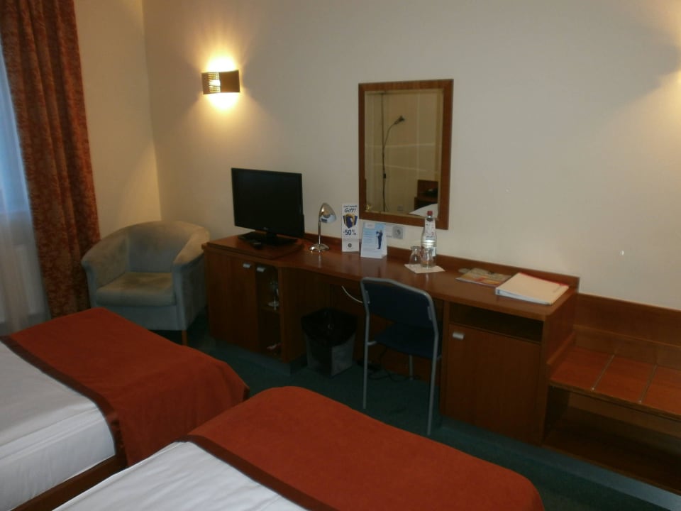 Das Zimmer Hotel Ramada Airport