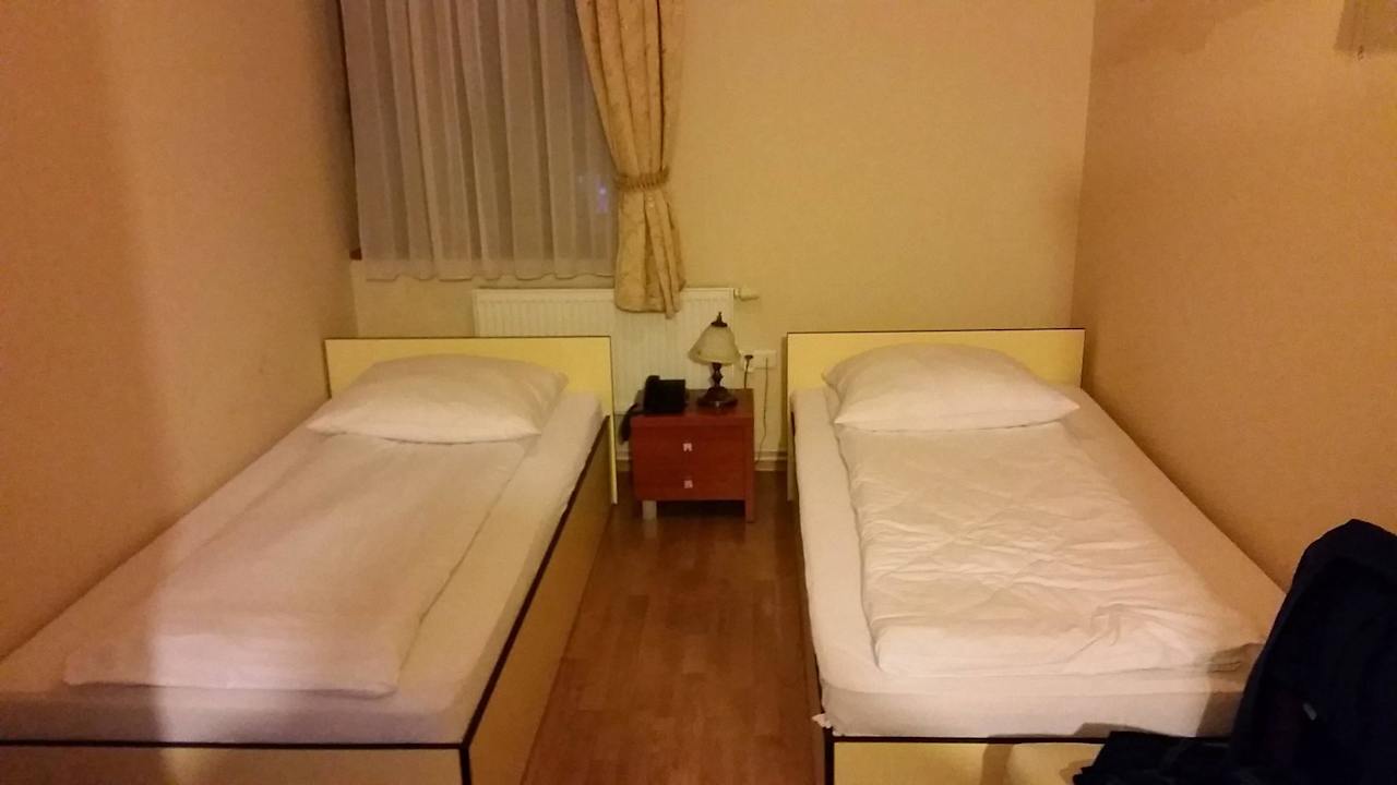 Łóżka - dość wygodne Guesthouse Zajazd Pod Skałą