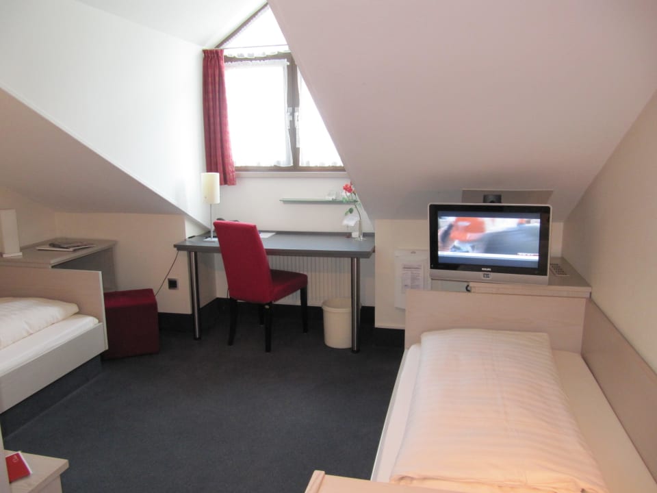 Junior-Twinbed Hotel Schiller
