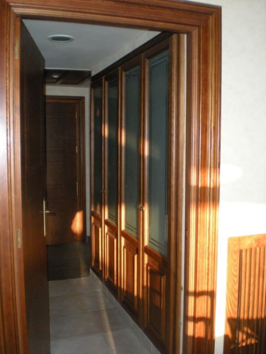 Flur des Zimmers / Schrank Gran Tacande Wellness & Relax Costa Adeje