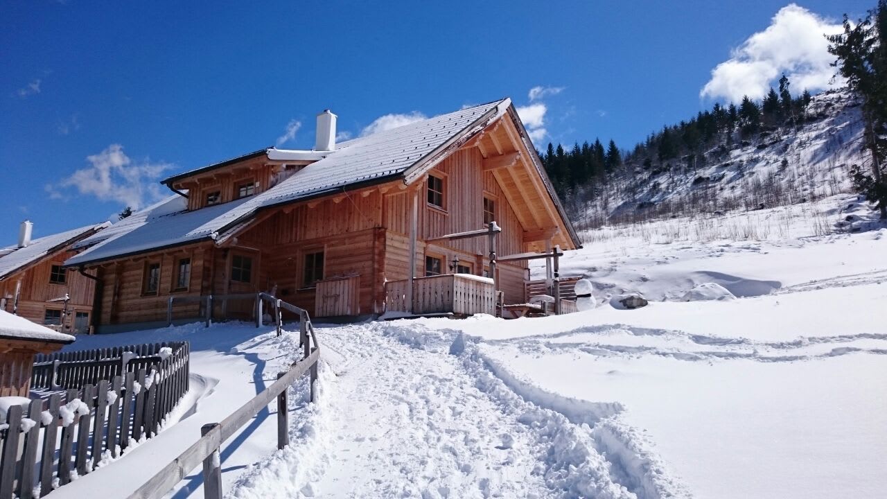 Außenansicht Hüttendorf Dachsteinblick