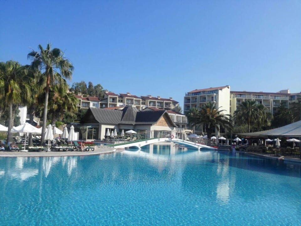 Pool Arum Barut Collection