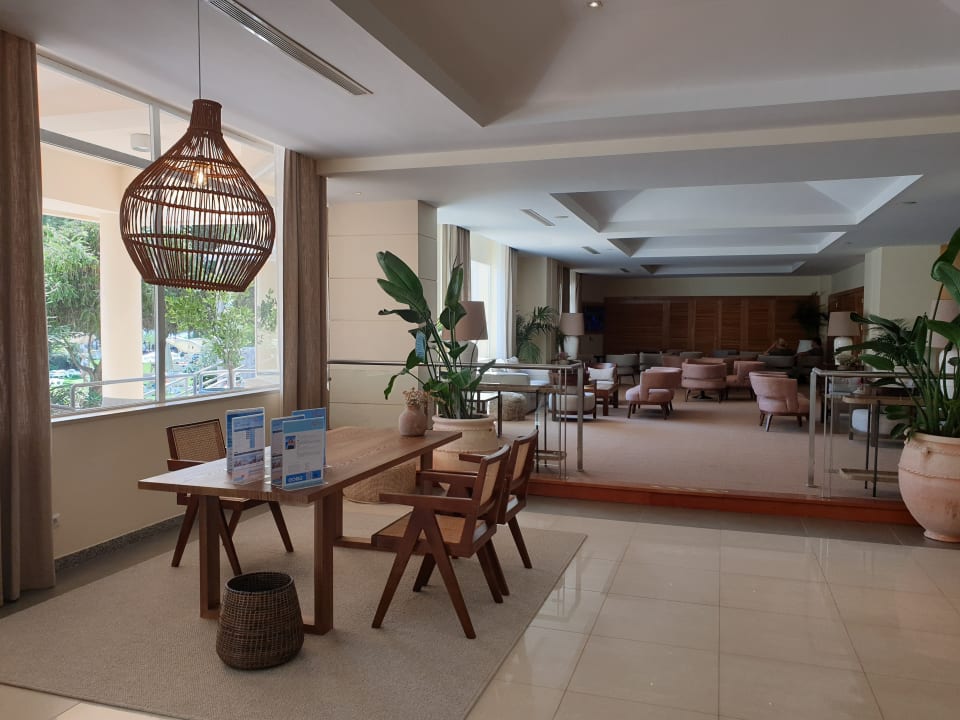 Lobby PortoBay Falésia