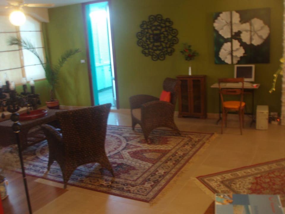 Sehr  Schöne  LOBBY Hotel Capitol