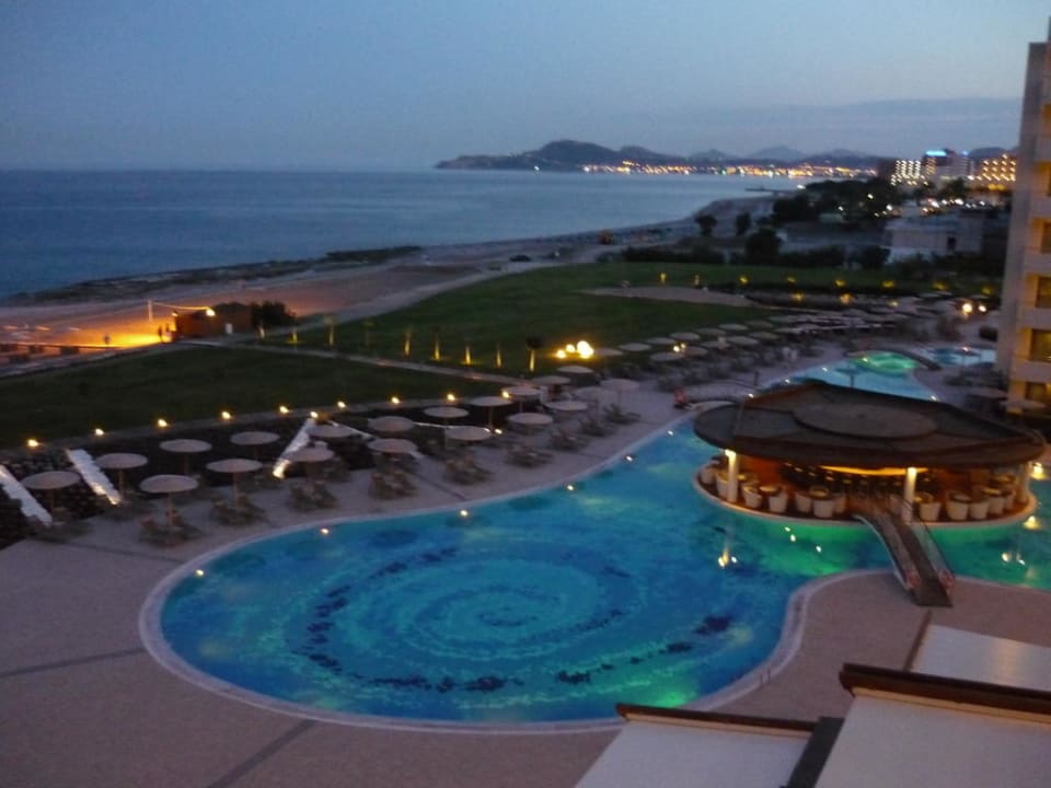 Ausblick auf den Pool vom Zimmer Elysium Resort & Spa Hotel