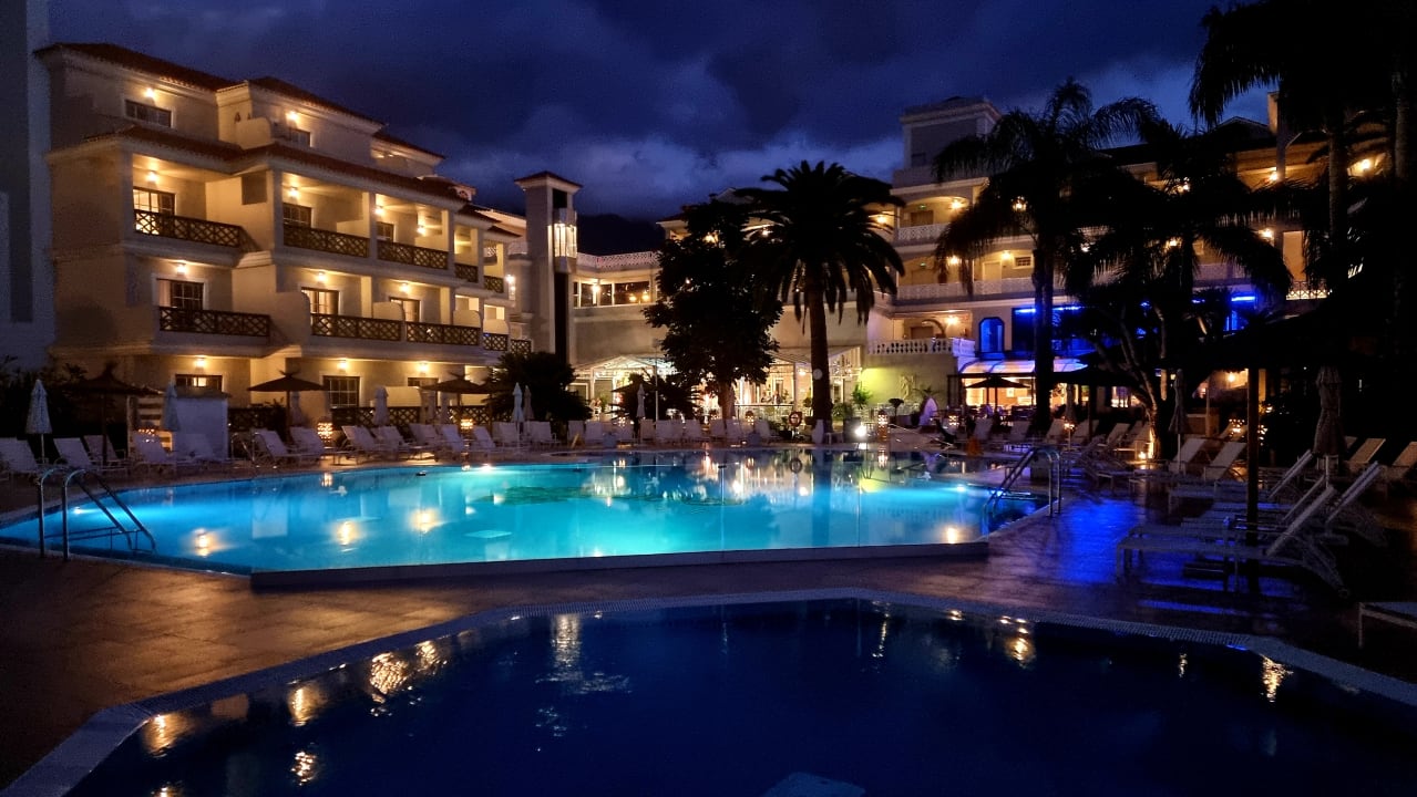 Pool Hotel Riu Garoe