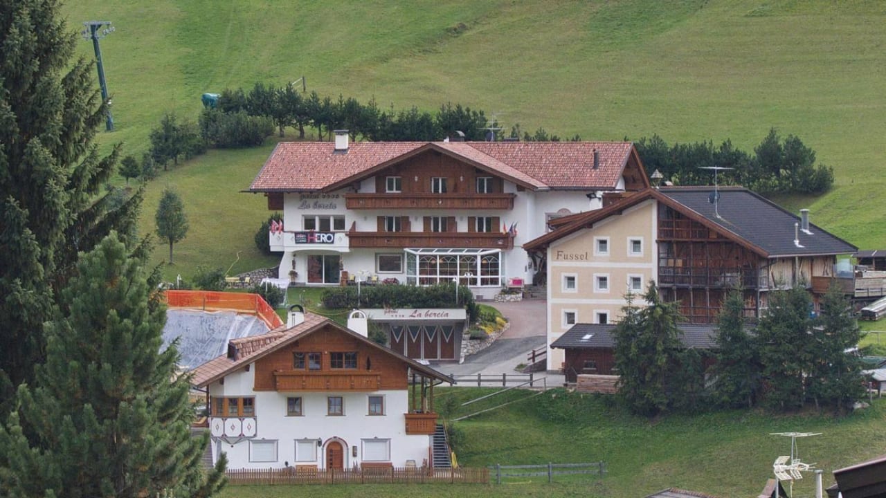Blick von der Hauptstraße Garni-Hotel La Bercia