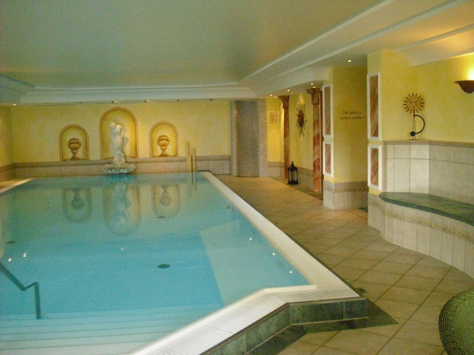 Pool/ Saunabereich innen Hotel Sterr