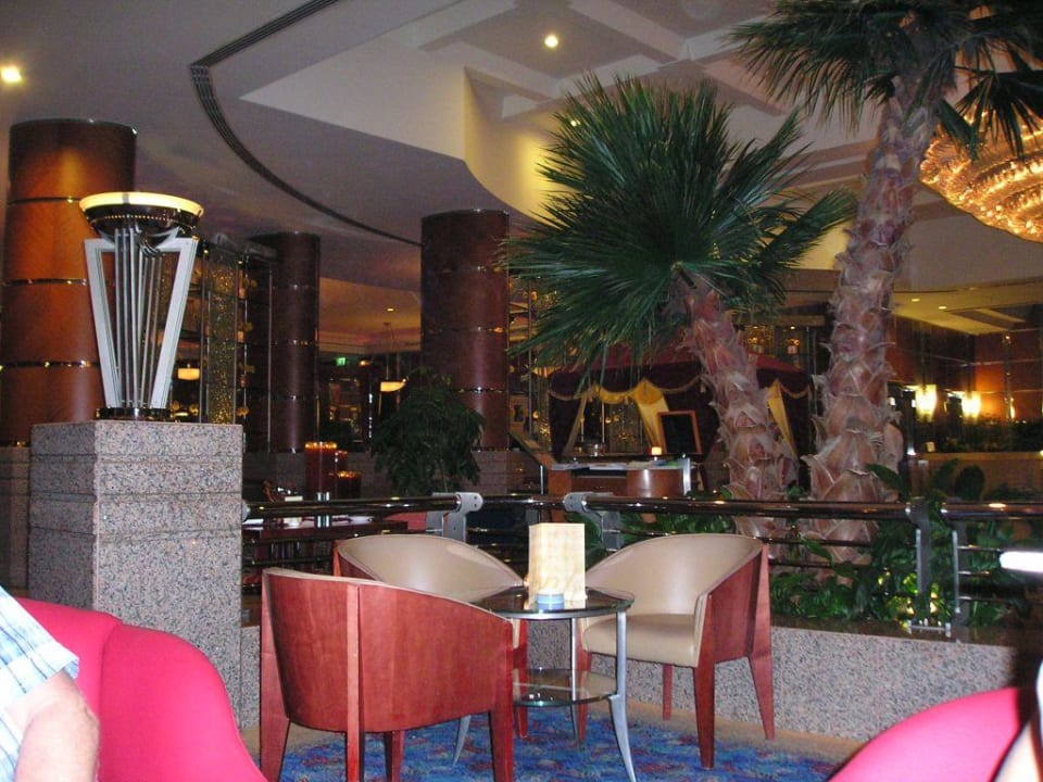 AXIS Bar Hilton Dubai Jumeirah