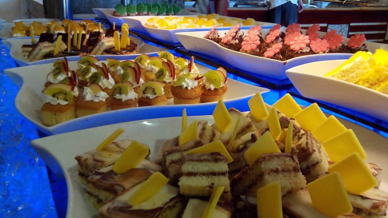 Dessert Delights Tropitel Sahl Hasheesh