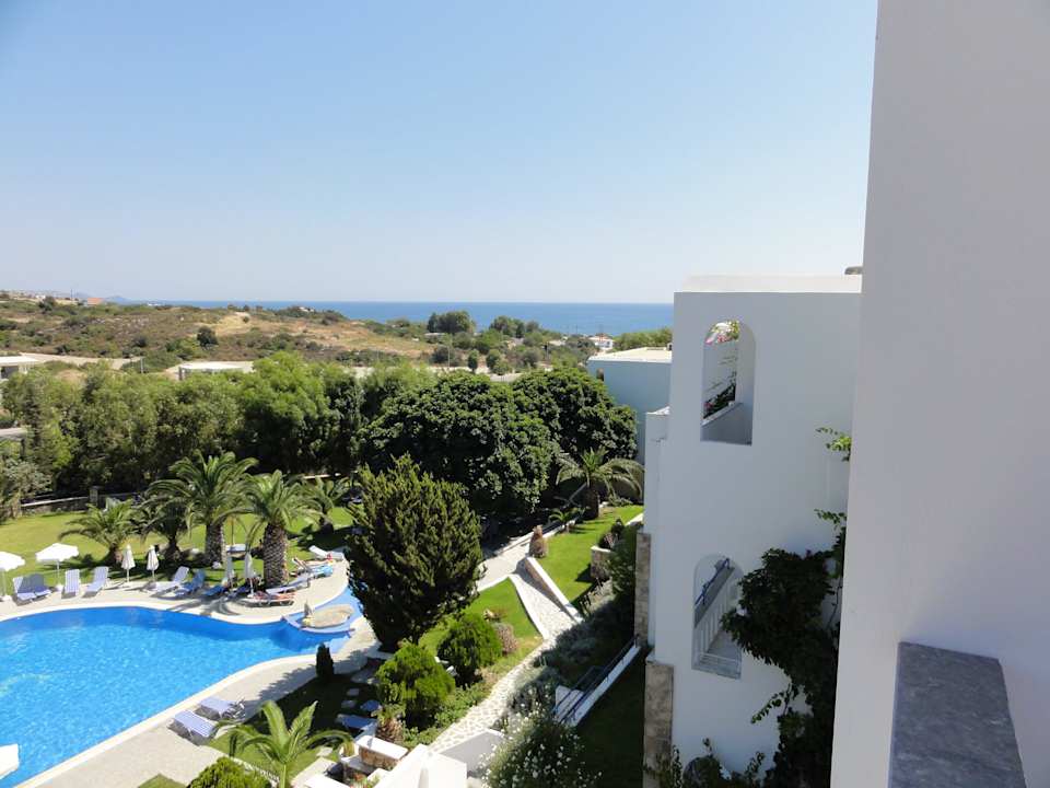 Garten und Aussicht Ekaterini Hotel