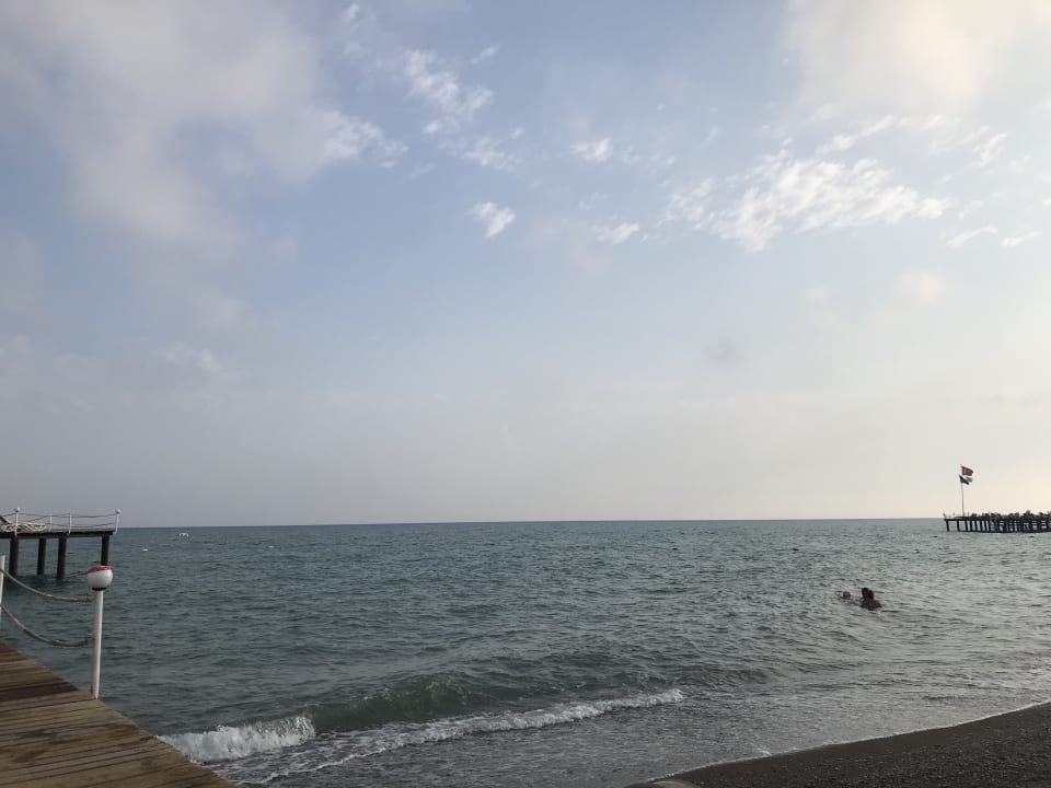 Strand Royal Wings Hotel