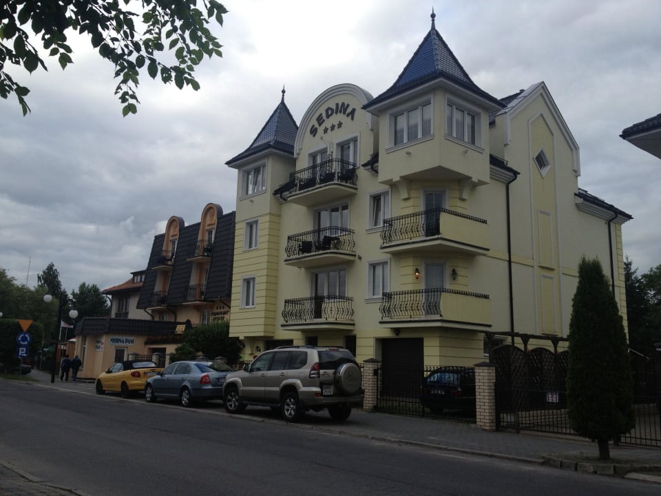 Hotel von Straßenansicht Villa Sedina