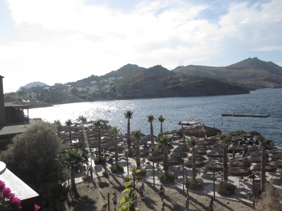 Widok na plażę Delta Hotels By Marriott Bodrum