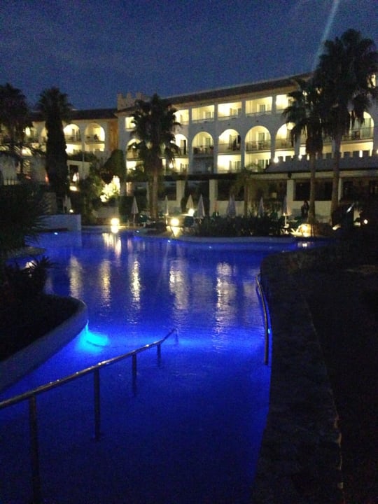 Pool bei Nacht  Fuerte Conil-Resort
