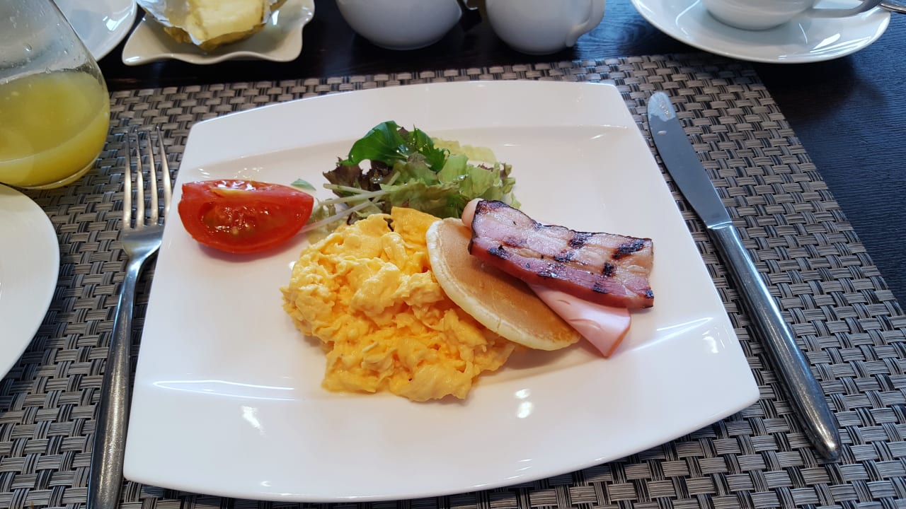 Warmes Frühstücksgericht, wird à-la-carte ausgewählt The Gate Hotel Kaminarimon by Hulic