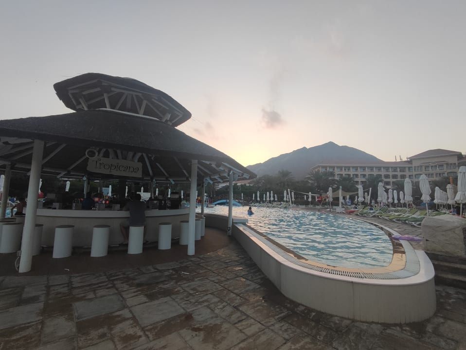 Pool Fujairah Rotana Resort & Spa