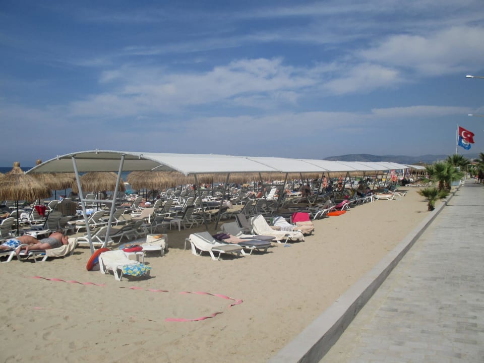 Strandaussicht vom Fußweg Palm Wings Kusadasi Beach Resort & Spa