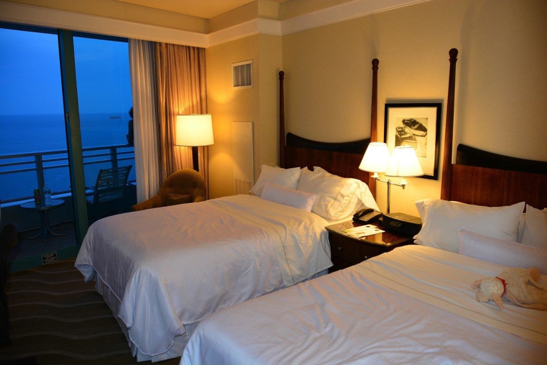 Doppelzimmer Diplomat Resort & Spa Hollywood, Curio Collection by Hilton