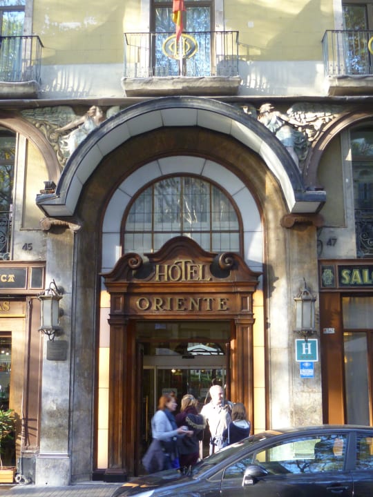 Eingang Hotel  Atiram Oriente