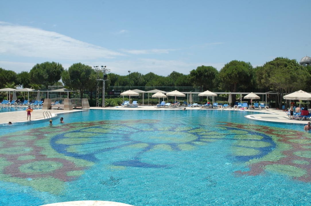 Großzügige Poollandschaft ROBINSON NOBILIS