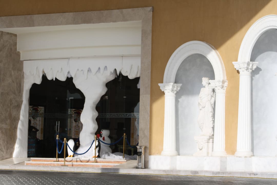 Eingang.. Hotel Titanic Palace