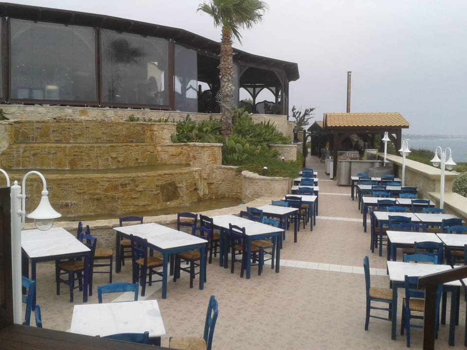 Taverne hinter dem Restaurant  Hotel Kalithea Horizon Royal