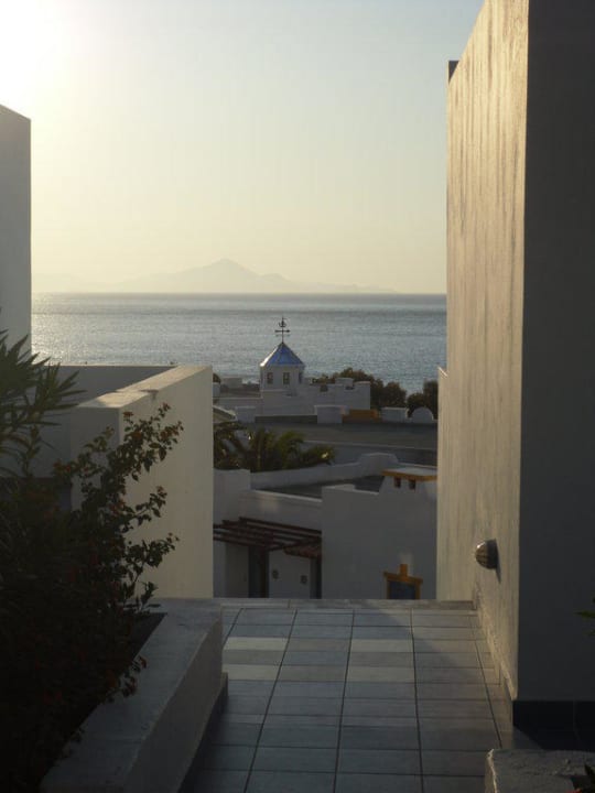 Weg zum Hauptgebäude von oben nach unten Lagas Aegean Village