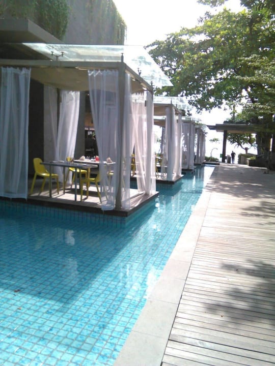 Essensbereich draussen Maya Sanur Resort & Spa