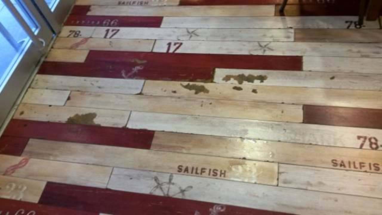 Zustand des Bodens bei dem Alter des Hotels? Eftalia Marin