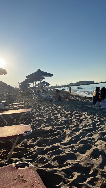 Strand Hotel Theartemis Palace