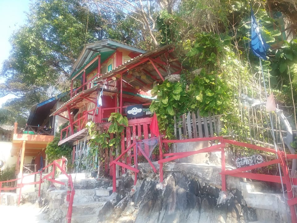 Eine einfache aber lustige Unterkunft am Strand KC Grande Resort Koh Chang